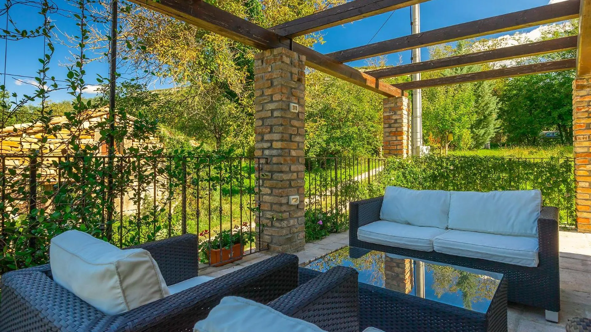Villa Mulino Old Mill Crnica