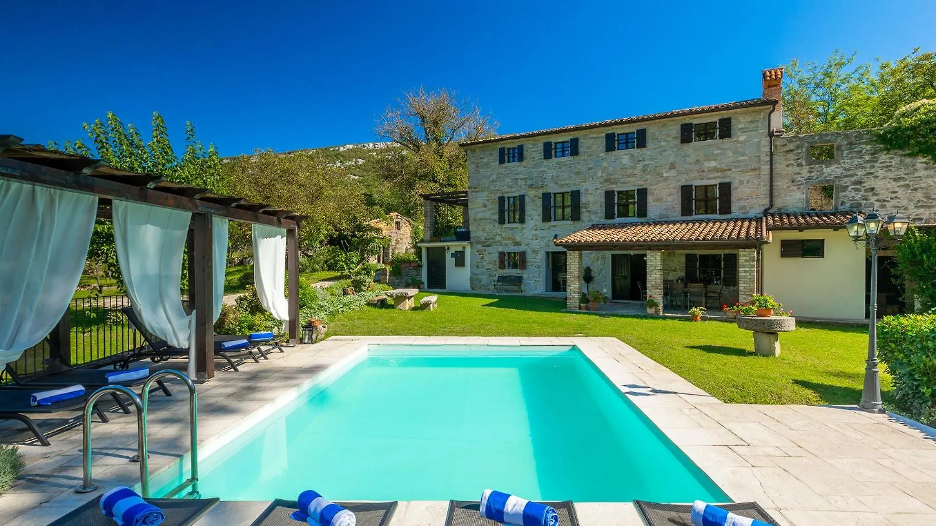 Villa Mulino Old Mill Crnica